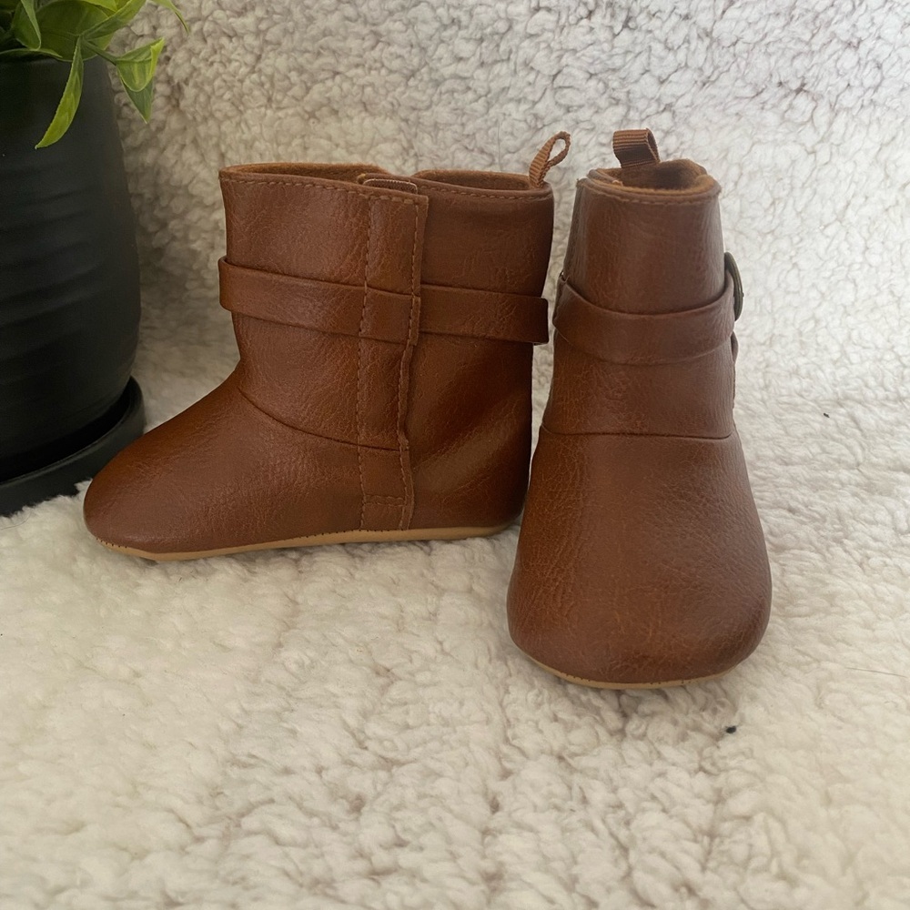 Old Navy Brown  Baby Boots 6-12 Months - Picture 2 of 7